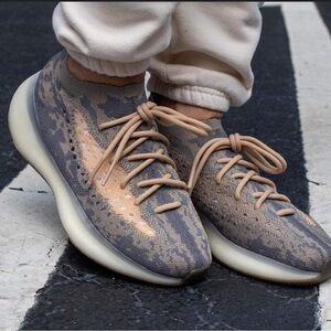 YEEZY BOOST 380 'MIST NON-REFLECTIVE'
Sz 51/2 Tan and Gray Men's Sneakers